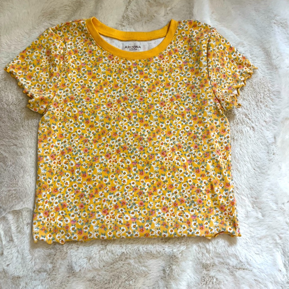 Cropped fitted floral orange t shirt with curly bottom